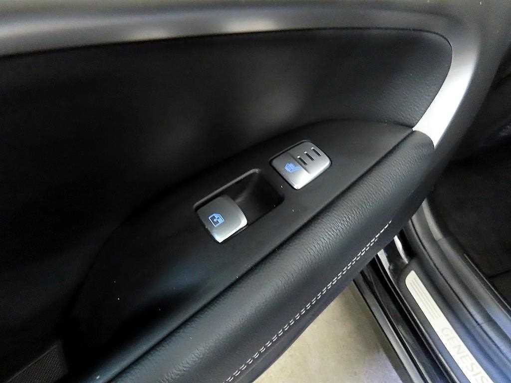제네시스 G70 더 뉴 G70 가솔린 2.0T 2WD 이미지 16