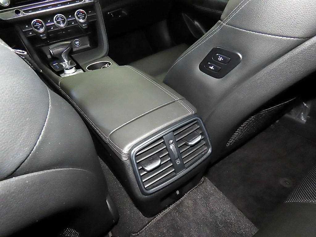 제네시스 G70 더 뉴 G70 가솔린 2.0T 2WD 이미지 17