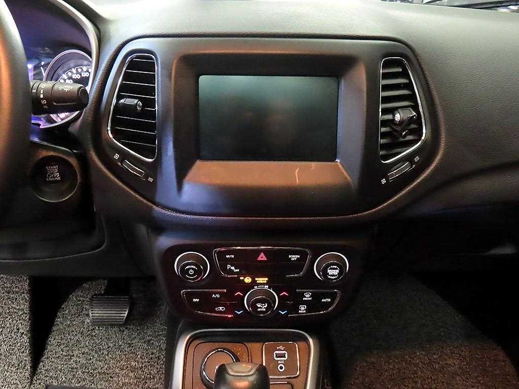 지프 컴패스 컴패스 2세대 2.4 AWD 론지튜드 이미지 11