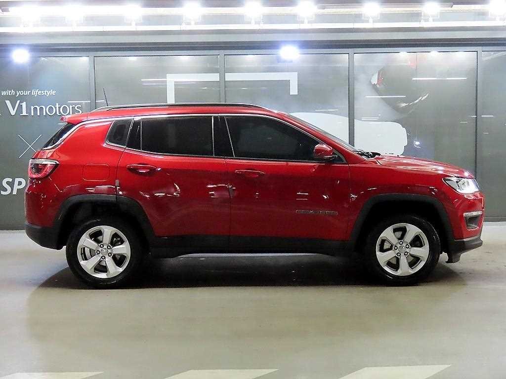 지프 컴패스 컴패스 2세대 2.4 AWD 론지튜드 이미지 3