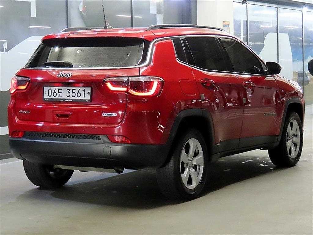 지프 컴패스 컴패스 2세대 2.4 AWD 론지튜드 이미지 4