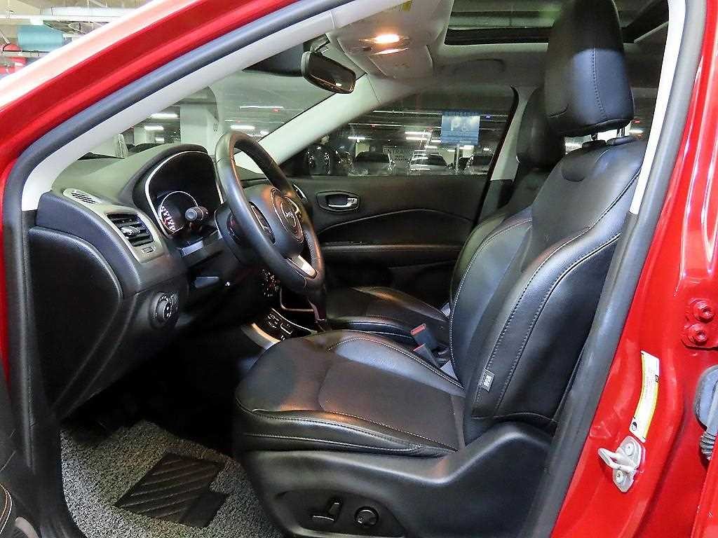 지프 컴패스 컴패스 2세대 2.4 AWD 론지튜드 이미지 6