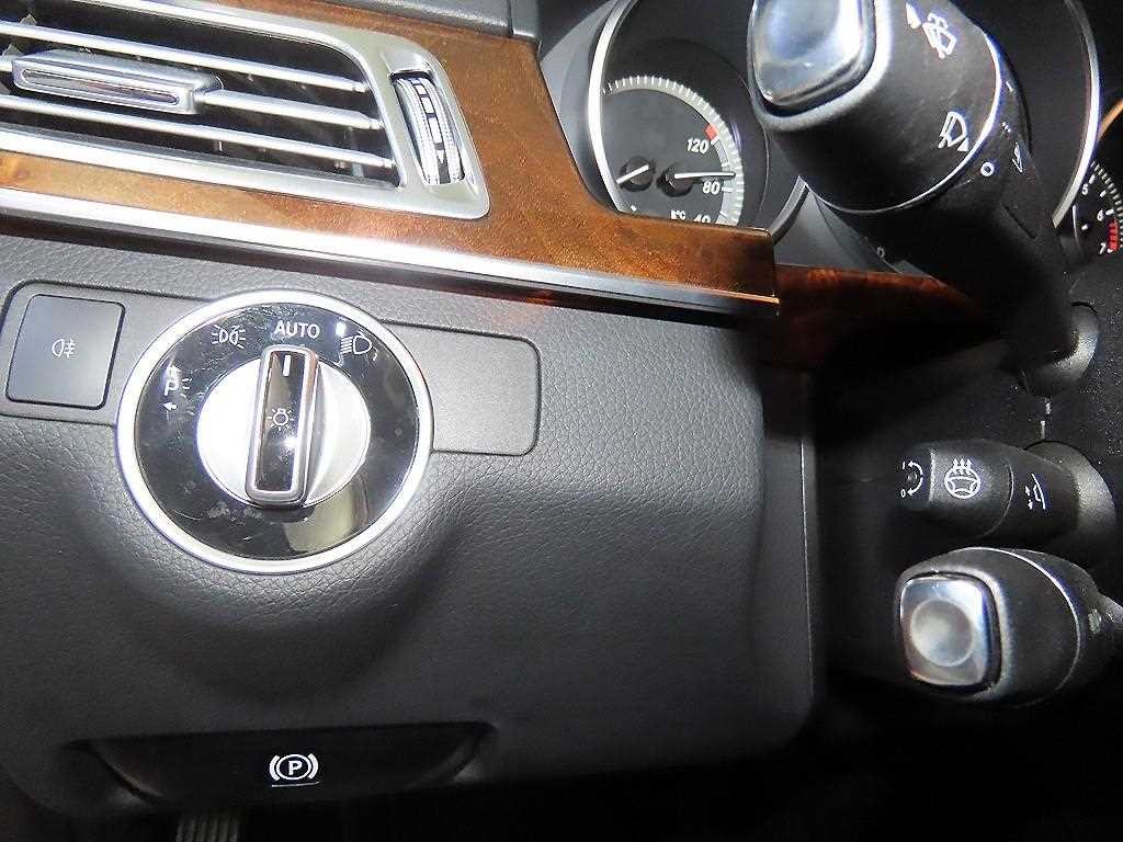벤츠 E 클래스 E-클래스 W212 E300 아방가르드 이미지 14