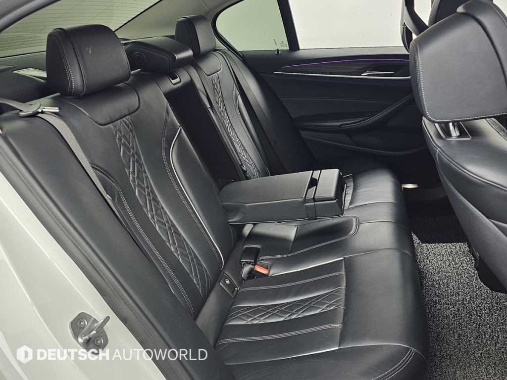 BMW 5시리즈 5시리즈 (G30) 520d xDrive 럭셔리 플러스 이미지 12