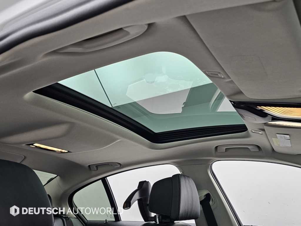 BMW 5시리즈 5시리즈 (G30) 520d xDrive 럭셔리 플러스 이미지 18