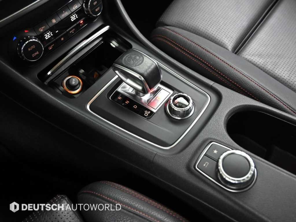 벤츠 GLA 클래스 GLA클래스 X156 GLA45 AMG 4MATIC 이미지 9