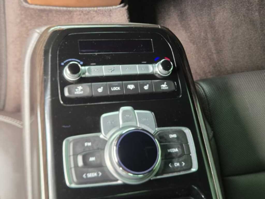 제네시스 G90 3.8 GDI AWD 프리미엄 럭셔리 이미지 18