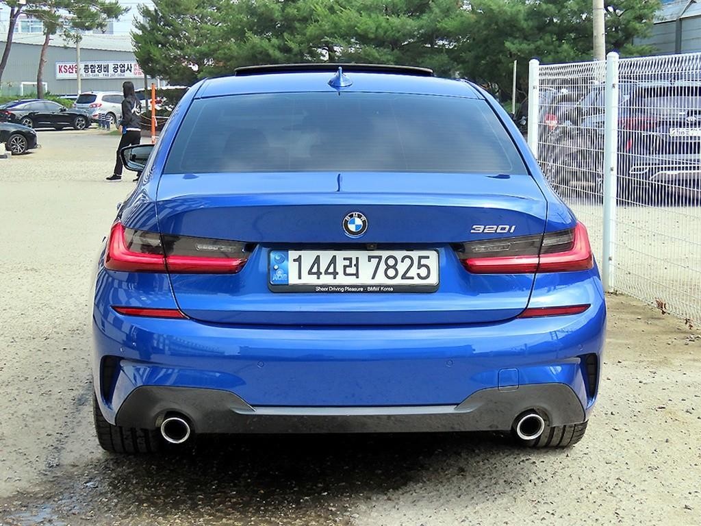 BMW 3시리즈 3시리즈 (G20) 320i M 스포츠 이미지 4