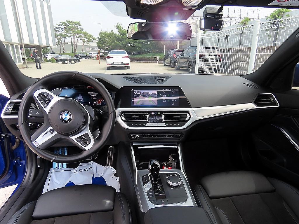 BMW 3시리즈 3시리즈 (G20) 320i M 스포츠 이미지 7