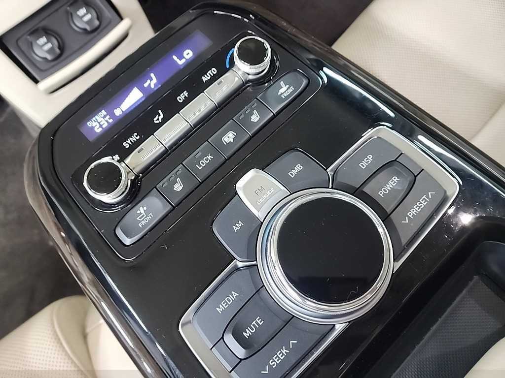 제네시스 EQ900 3.3 T-GDI AWD 프리미엄 럭셔리 이미지 15