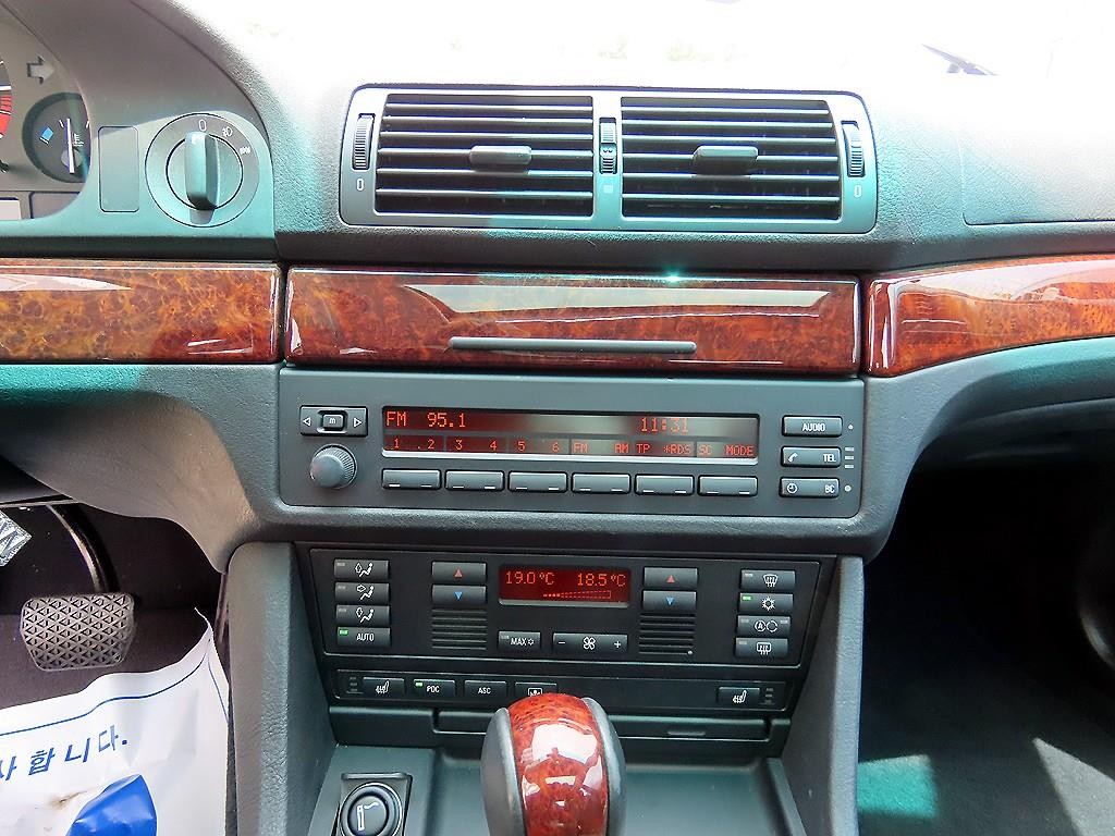 BMW 5시리즈 5시리즈 (E60) 520i 이미지 12