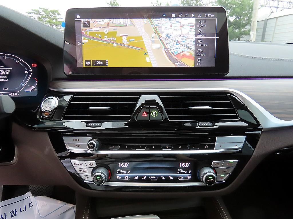 BMW 5시리즈 5시리즈 (G30) 530i 럭셔리 이미지 13
