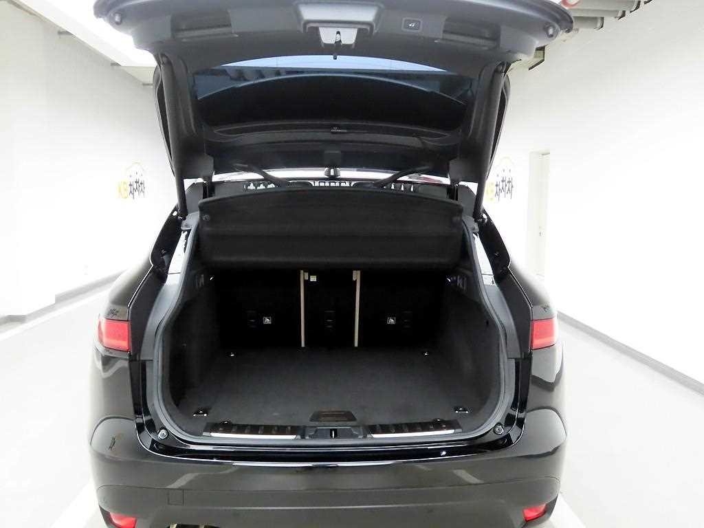 재규어 F-PACE 20d 프레스티지 이미지 5