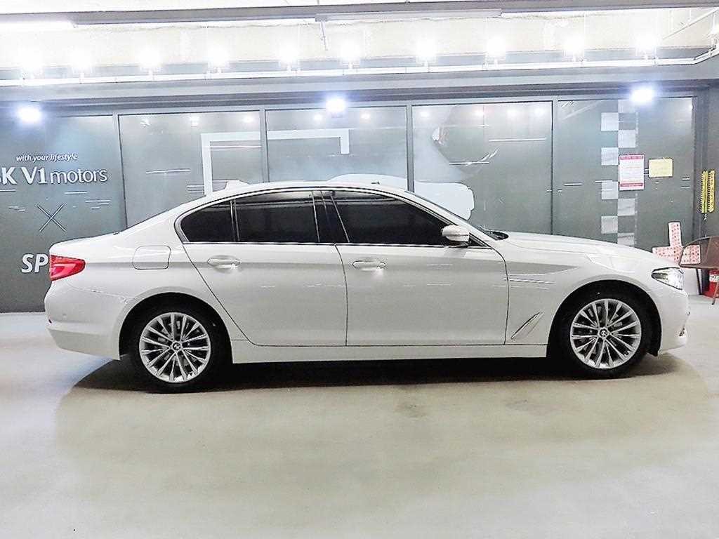 BMW 5시리즈 5시리즈 (G30) 530i xDrive 럭셔리 플러스 이미지 3