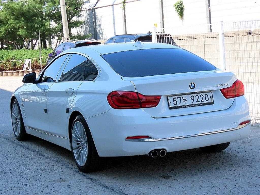 BMW 4시리즈 4시리즈 (F32) 420d 그란쿠페 럭셔리 이미지 3