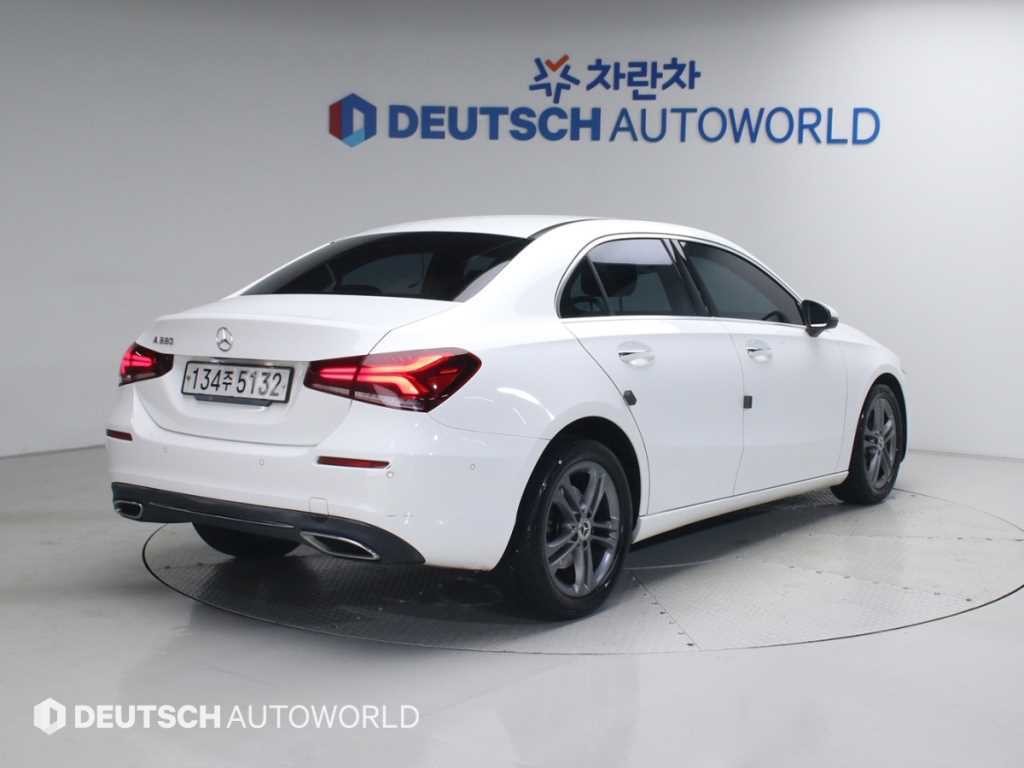 벤츠 A 클래스 A클래스 W177 A220 해치백 이미지 2