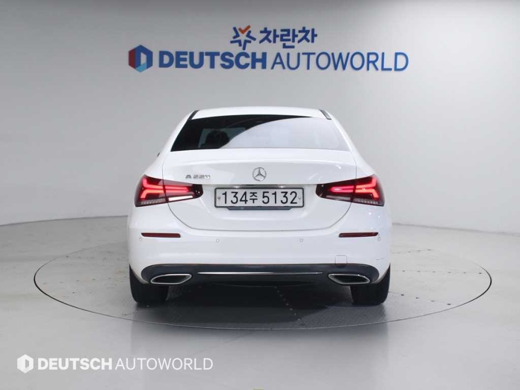 벤츠 A 클래스 A클래스 W177 A220 해치백 이미지 4