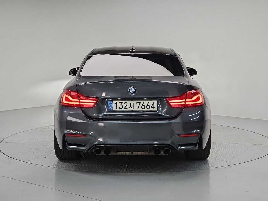 BMW 4시리즈 M4 (F82) 쿠페 컴패티션 이미지 3
