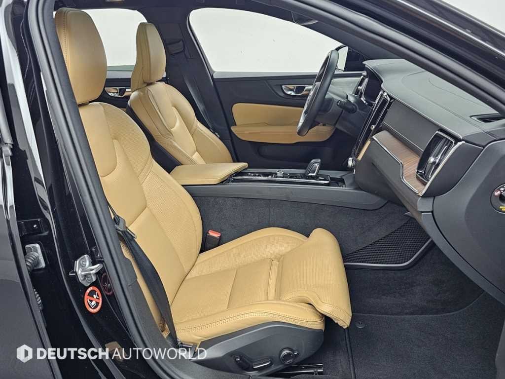 볼보 V60 V60 크로스 컨트리 2세대 2.0 B5 프로 AWD 이미지 10