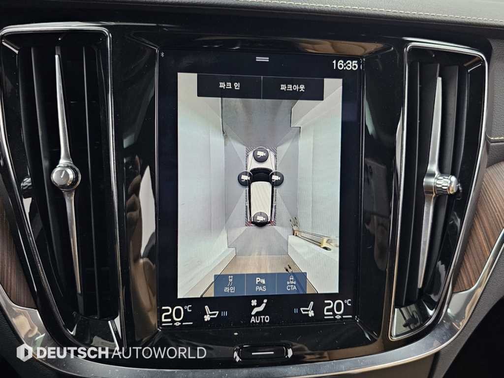 볼보 V60 V60 크로스 컨트리 2세대 2.0 B5 프로 AWD 이미지 15