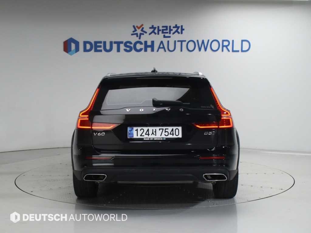 볼보 V60 V60 크로스 컨트리 2세대 2.0 B5 프로 AWD 이미지 4