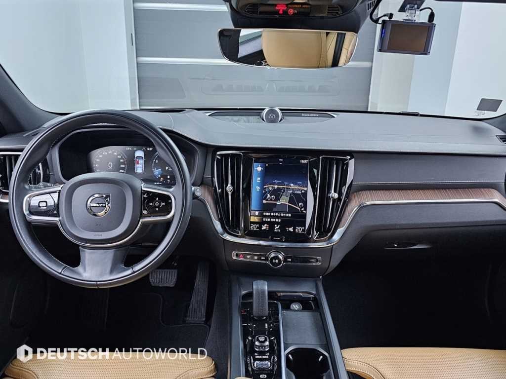 볼보 V60 V60 크로스 컨트리 2세대 2.0 B5 프로 AWD 이미지 7