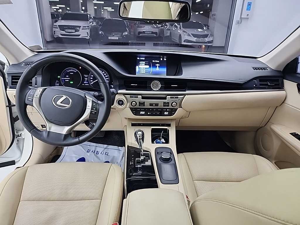 렉서스 ES 뉴ES300h 이그제큐티브 이미지 7