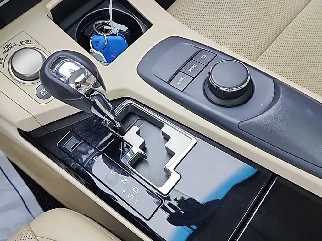 렉서스 ES 뉴ES300h 이그제큐티브 이미지 8