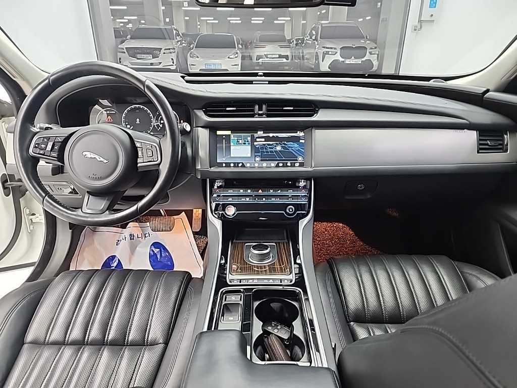 재규어 XF XF(X260) 2.0D 포트폴리오 이미지 7