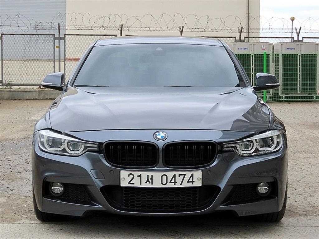 BMW 3시리즈 3시리즈 (F30) 320i M 스포츠 이미지 1