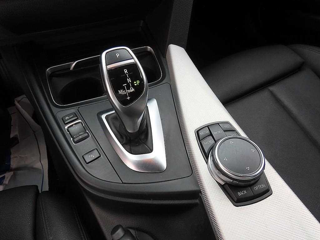 BMW 3시리즈 3시리즈 (F30) 320i M 스포츠 이미지 11