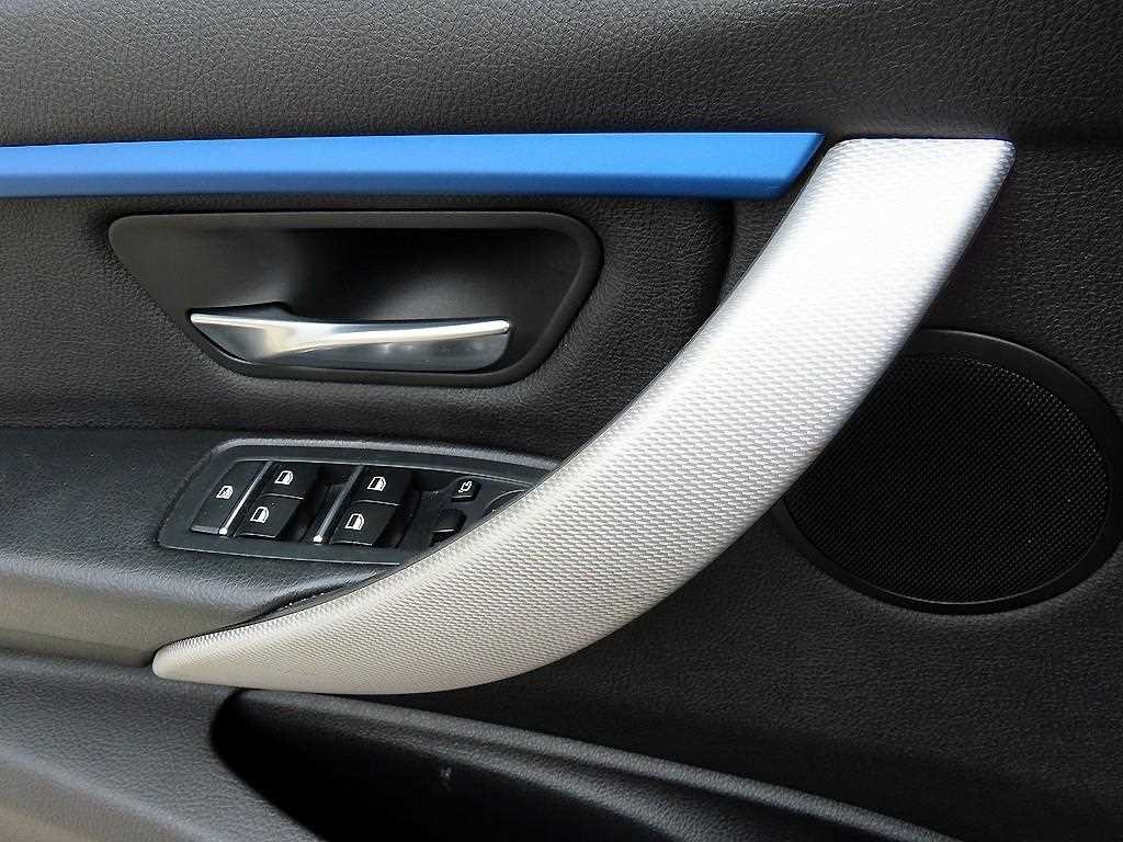 BMW 3시리즈 3시리즈 (F30) 320i M 스포츠 이미지 12