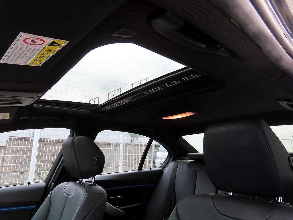 BMW 3시리즈 3시리즈 (F30) 320i M 스포츠 이미지 18