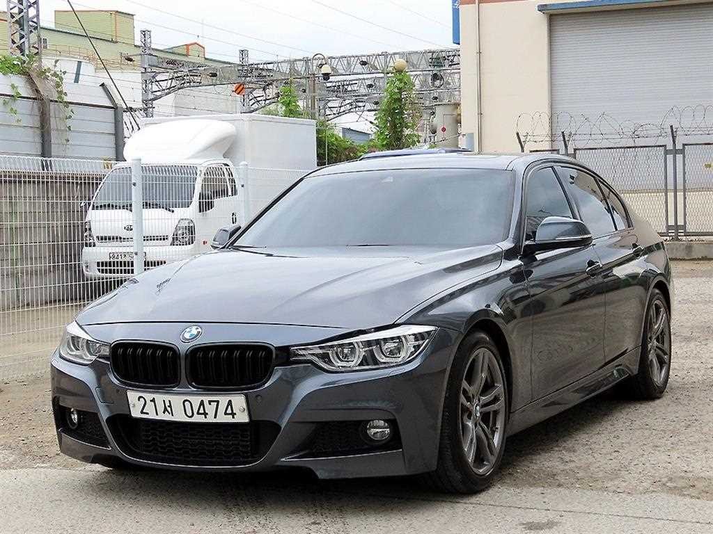 BMW 3시리즈 3시리즈 (F30) 320i M 스포츠 이미지 2