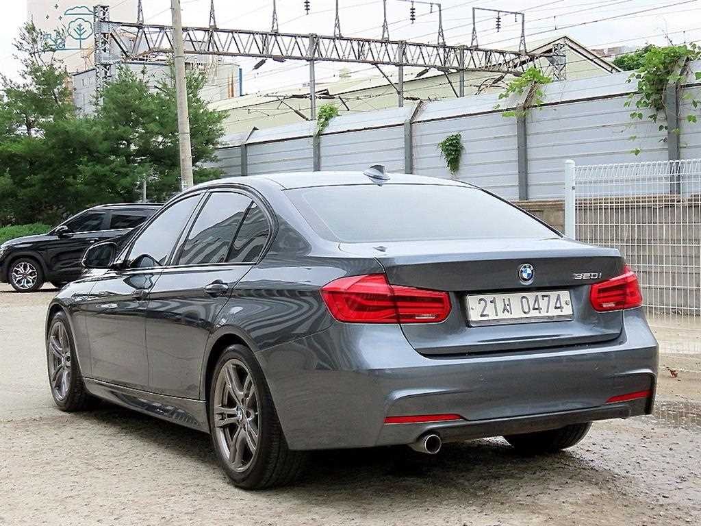 BMW 3시리즈 3시리즈 (F30) 320i M 스포츠 이미지 3