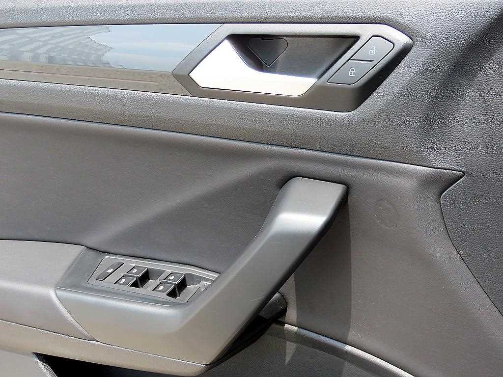 폭스바겐 티록 2.0 TDI 프레스티지 이미지 11