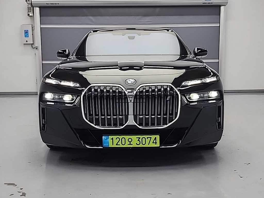 BMW i7 BMW i7 xDrive 60 M 스포츠 이그제큐티브 팩 이미지 1
