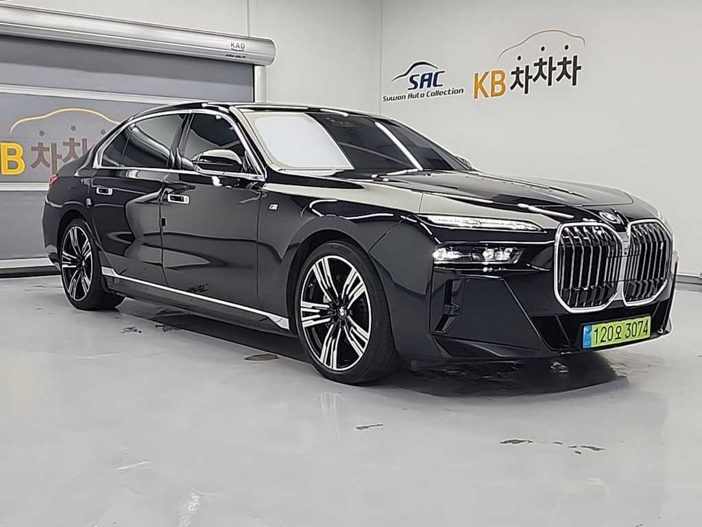 BMW i7 BMW i7 xDrive 60 M 스포츠 이그제큐티브 팩 이미지 3