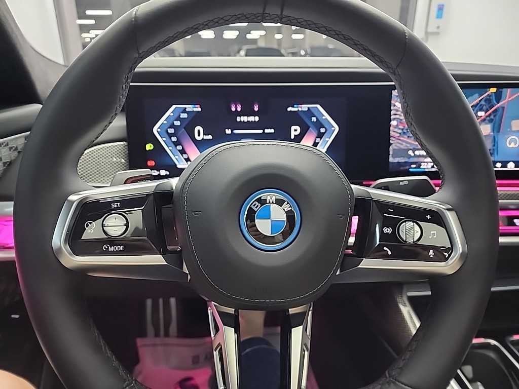 BMW i7 BMW i7 xDrive 60 M 스포츠 이그제큐티브 팩 이미지 9