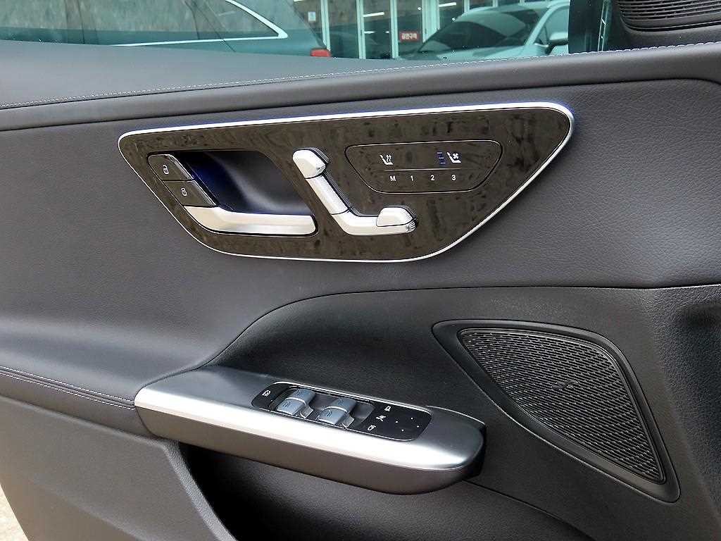 벤츠 C 클래스 C클래스 W206 C200 AMG 라인 이미지 12
