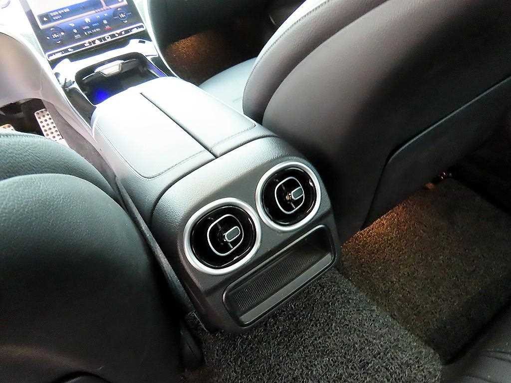 벤츠 C 클래스 C클래스 W206 C200 AMG 라인 이미지 17