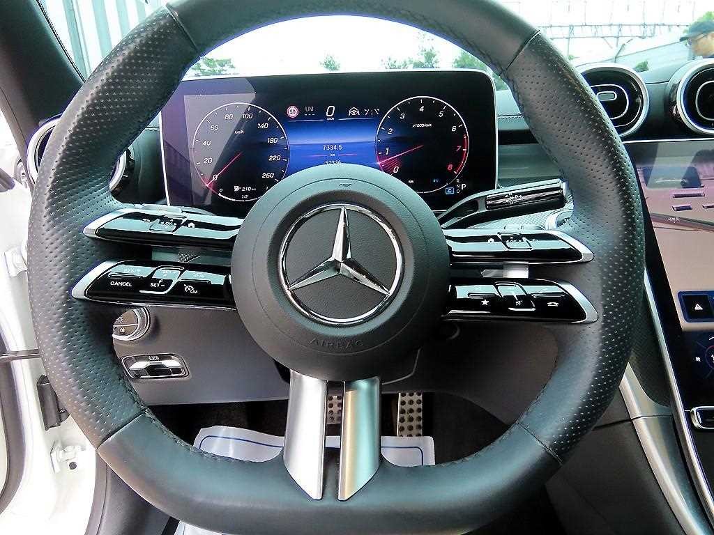 벤츠 C 클래스 C클래스 W206 C200 AMG 라인 이미지 9