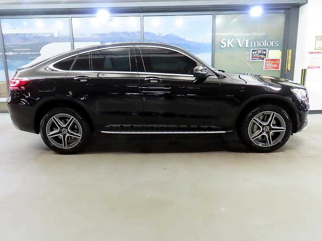 벤츠 GLC 클래스 GLC클래스 X253 GLC 300 e 4MATIC 쿠페 이미지 3