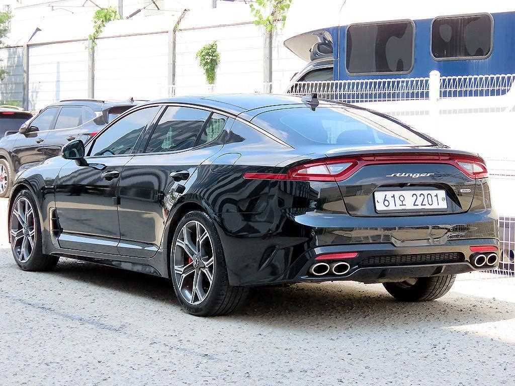 기아 스팅어 가솔린 2.0 터보 AWD 플래티넘 이미지 3