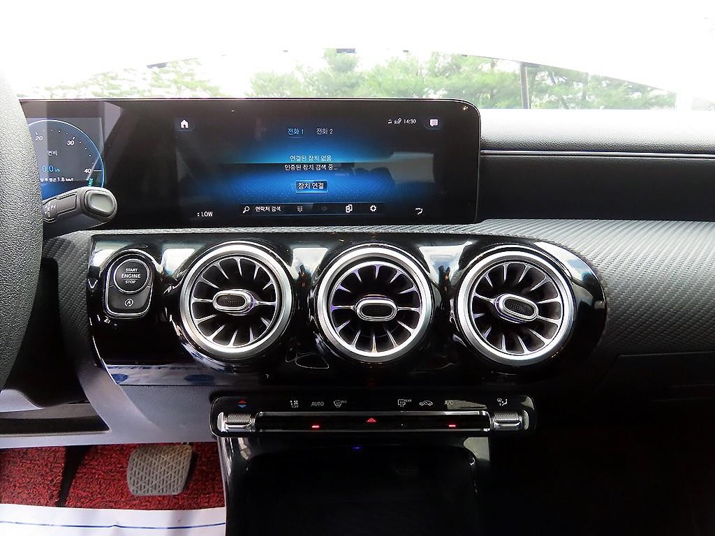 벤츠 A 클래스 A클래스 W177 A250 4MATIC 세단 이미지 13