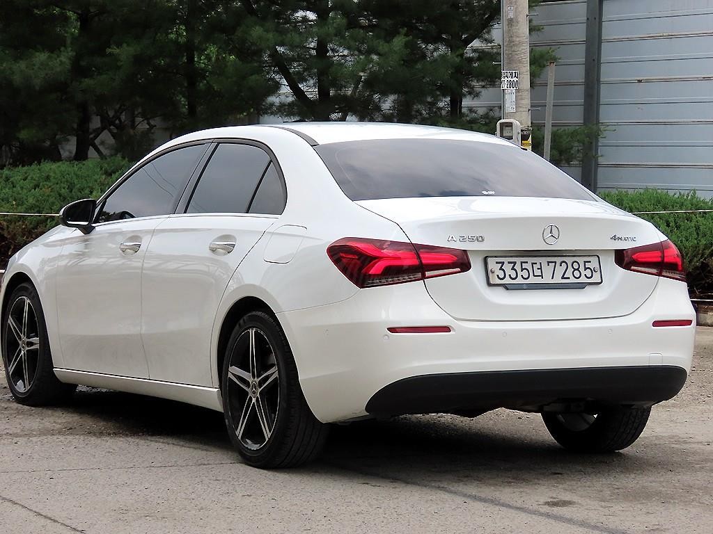 벤츠 A 클래스 A클래스 W177 A250 4MATIC 세단 이미지 3