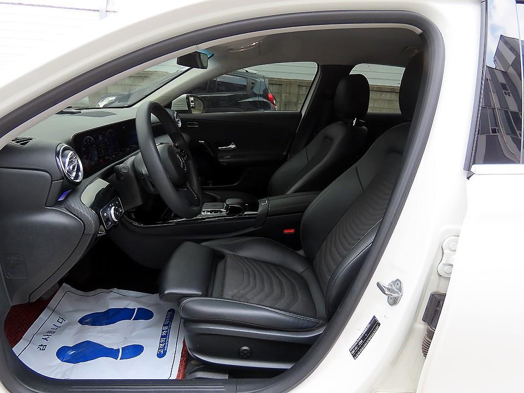 벤츠 A 클래스 A클래스 W177 A250 4MATIC 세단 이미지 5
