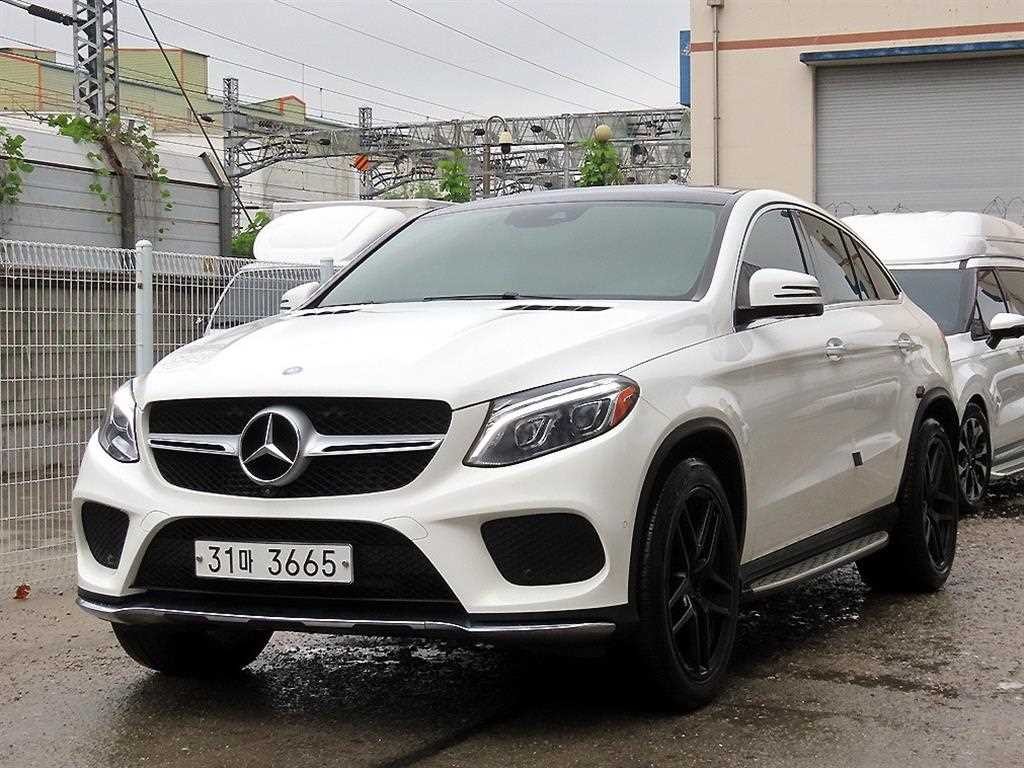 벤츠 GLE 클래스 GLE 클래스 W166 GLE 350 d 4MATIC 쿠페 이미지 2
