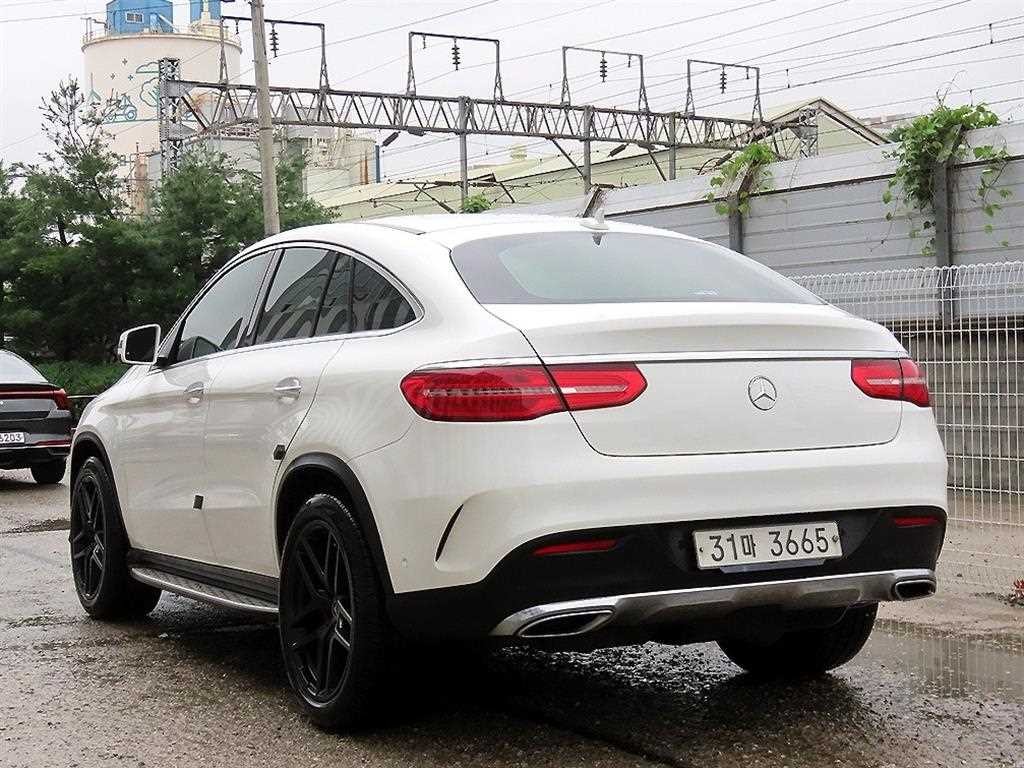 벤츠 GLE 클래스 GLE 클래스 W166 GLE 350 d 4MATIC 쿠페 이미지 3
