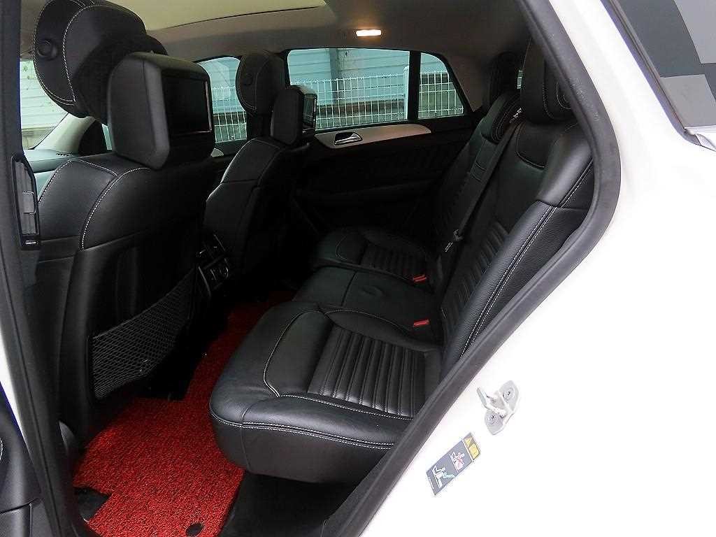 벤츠 GLE 클래스 GLE 클래스 W166 GLE 350 d 4MATIC 쿠페 이미지 6
